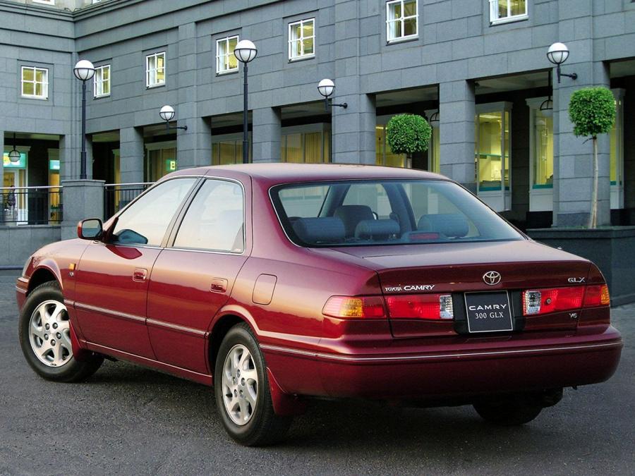  Toyota Camry 2000 года  (ZA) (фото 8 из 18)